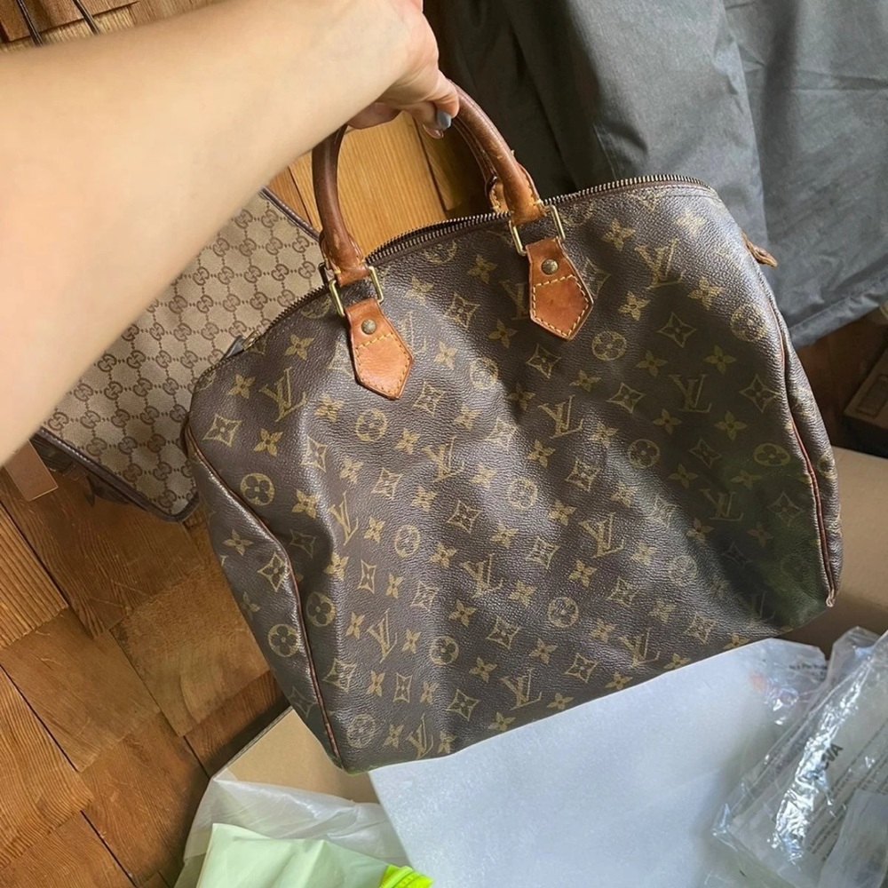 Authentic Louis Vuitton bag speedy